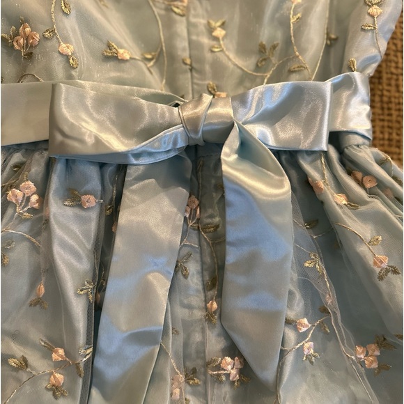 Beautiful satin flower embroidery little girls dressy dress. - Picture 6 of 7